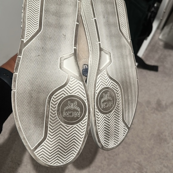 Used - Picture 3 of 4